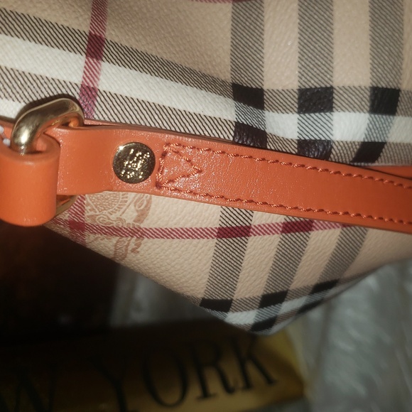 Burberry Haymarket Canterbury Tote - Picture 7 of 16